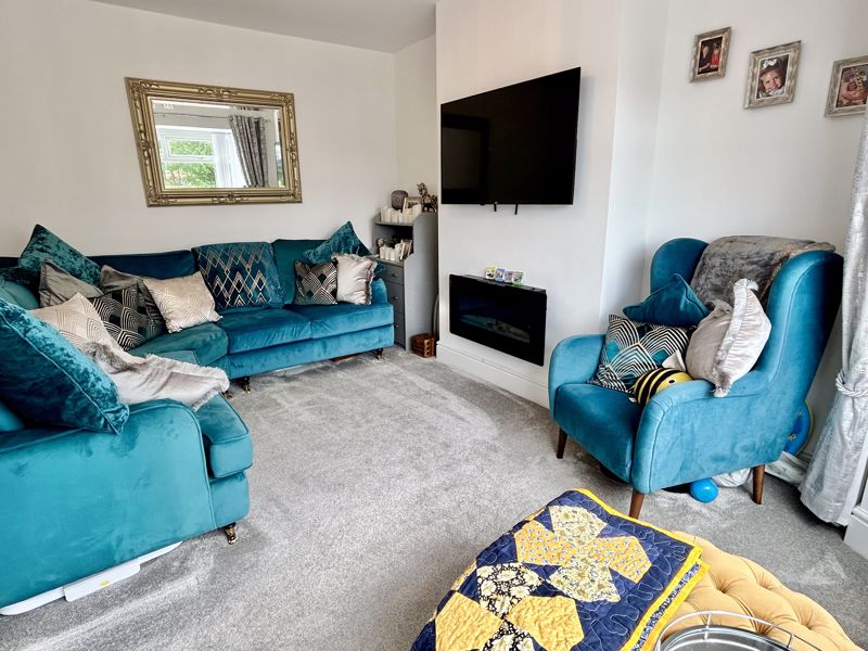Lounge- click for photo gallery